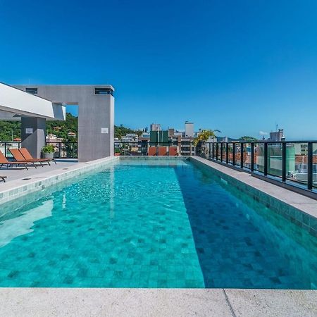 Adra 106 - Apartamento no centro de Bombinhas - Rooftop com piscina e academia - À poucos metros da praia Exterior foto