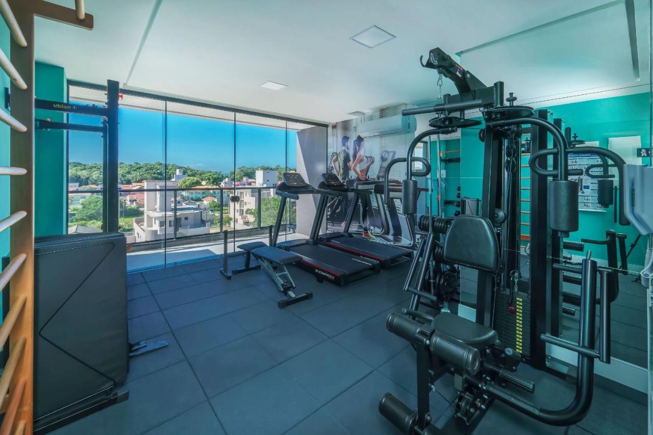 Adra 106 - Apartamento no centro de Bombinhas - Rooftop com piscina e academia - À poucos metros da praia Exterior foto