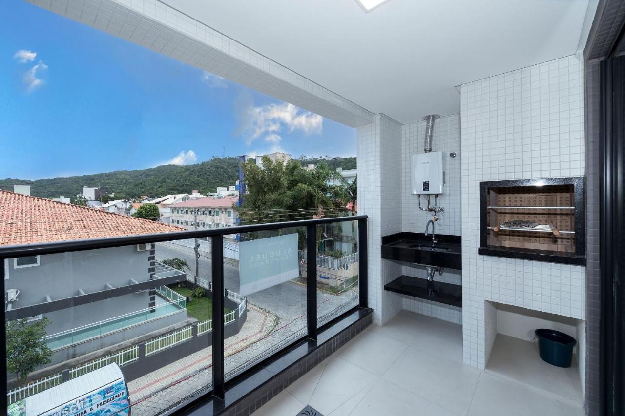 Adra 106 - Apartamento no centro de Bombinhas - Rooftop com piscina e academia - À poucos metros da praia Exterior foto